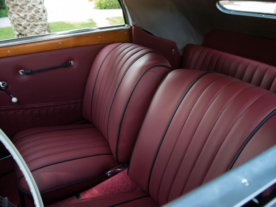 Интерьер BMW 327 Convertible 1937 года  (фото 18 из 31)